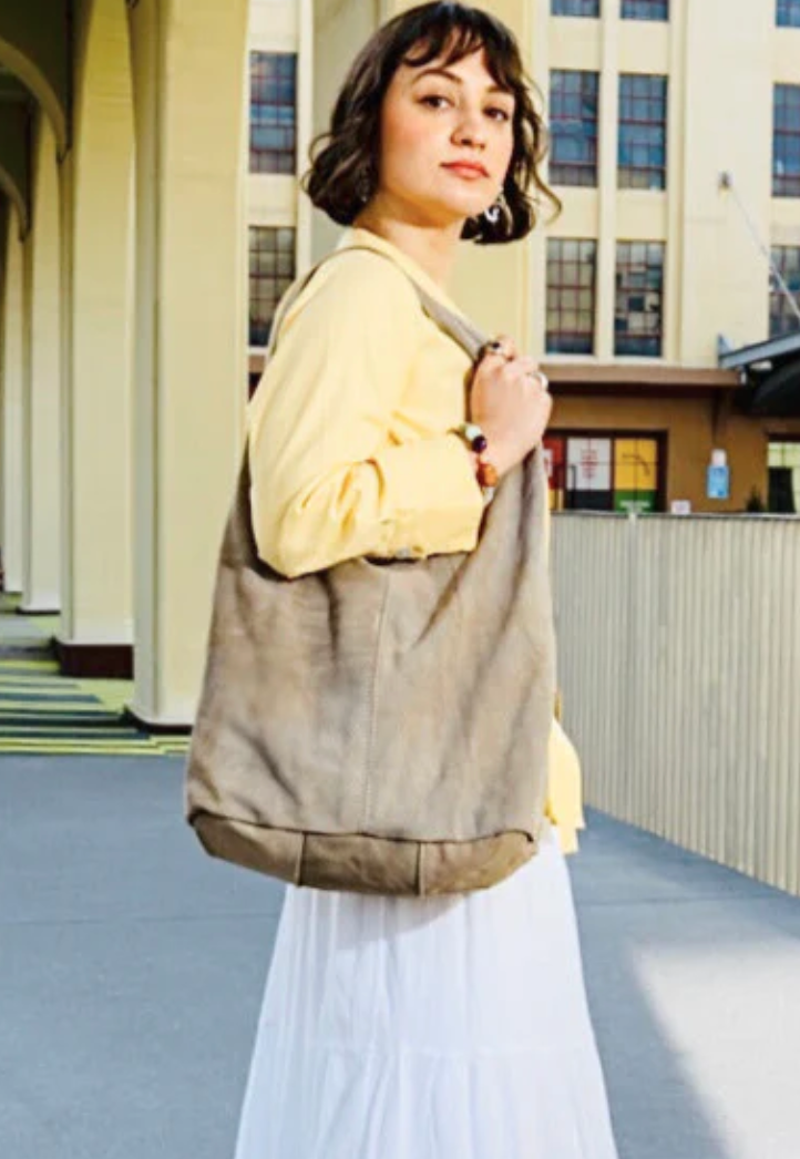 Suede Boho Zip-Top Shoulder Bag / Tan