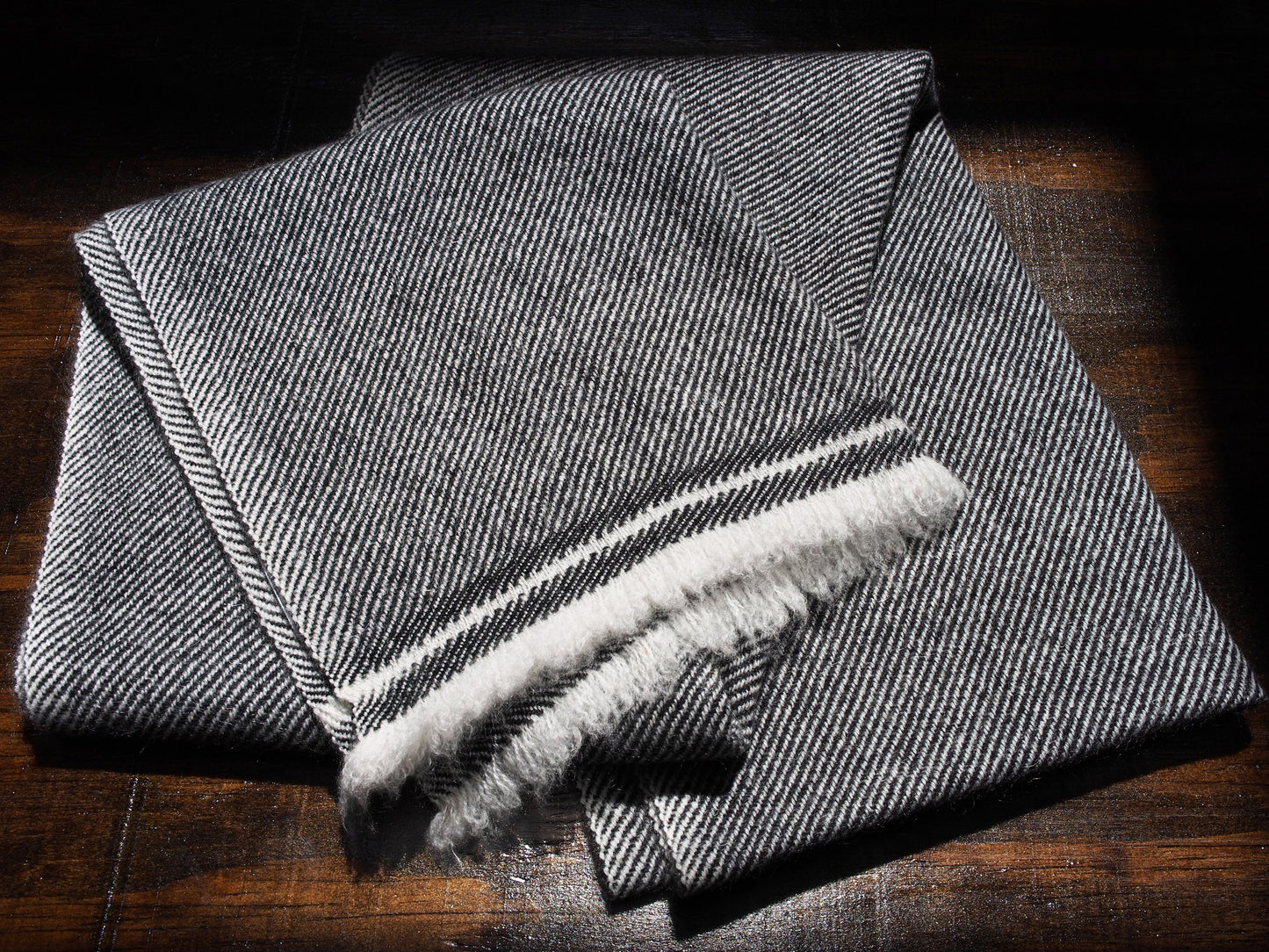 CASHMERE TWILL SCARF / BLACK & WHITE by Tweedles